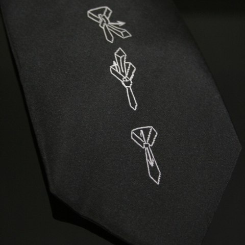 Krawat z instrukcją wiązania